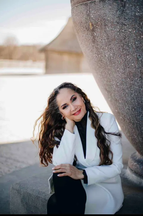 Irma Hernandez, real estate agent in Fontana