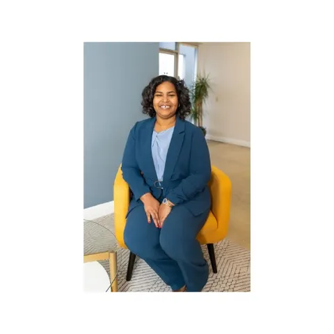 Shavonne Hull, real estate agent in Long Beach