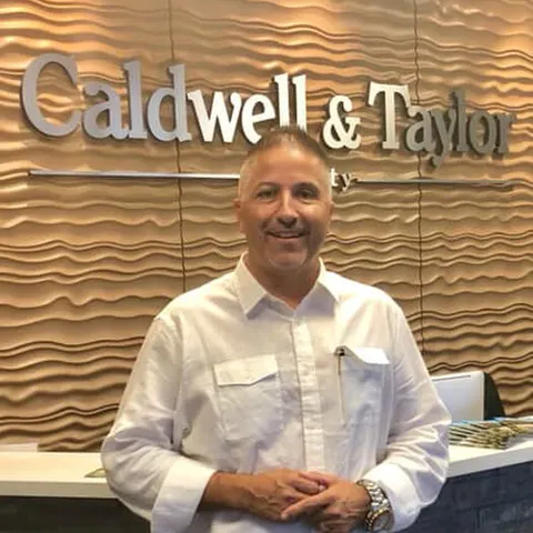 Darren Mcbay, real estate agent in San Bernardino