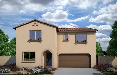 Nyla Sterling, real estate agent in Banning