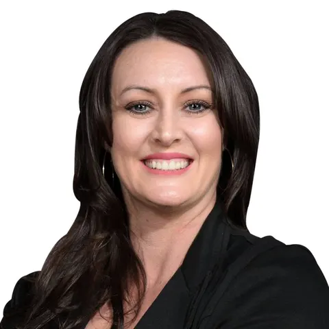 Stephanie Wells, real estate agent in Fontana
