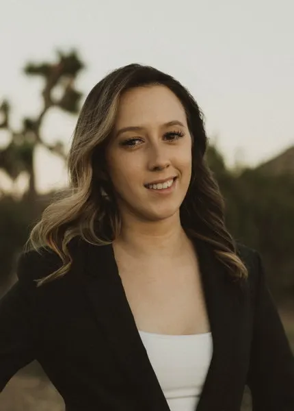 Lorissa Jones, real estate agent in Joshua Tree