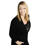 Veronica Lee, real estate agent in Corona