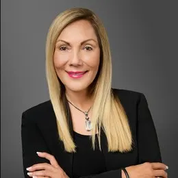 Donna Richards, real estate agent in Corona