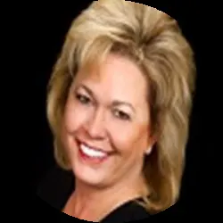 Karen Scott, real estate agent in Corona