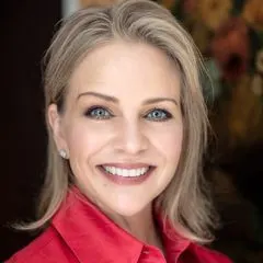 Elizabeth Bates, real estate agent in Laguna Beach