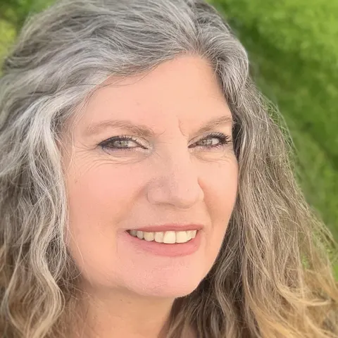 Kelly Marshall, real estate agent in Hidden Valley Lake