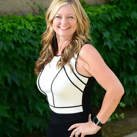 Yvette Sloan, real estate agent in Hidden Valley Lake