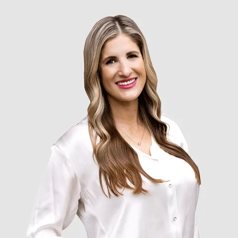 Cierra Deville, real estate agent in Los Angeles