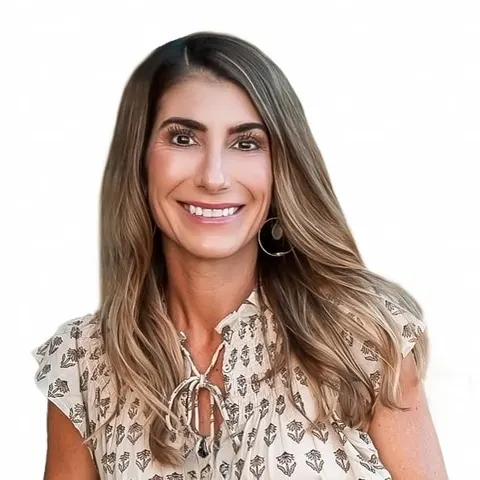 Carli Moratorio, real estate agent in Laguna Beach