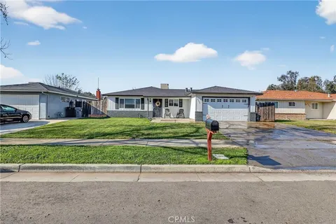 Carmen Flores, real estate agent in Merced
