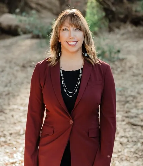 Michelle Loy, real estate agent in Merced