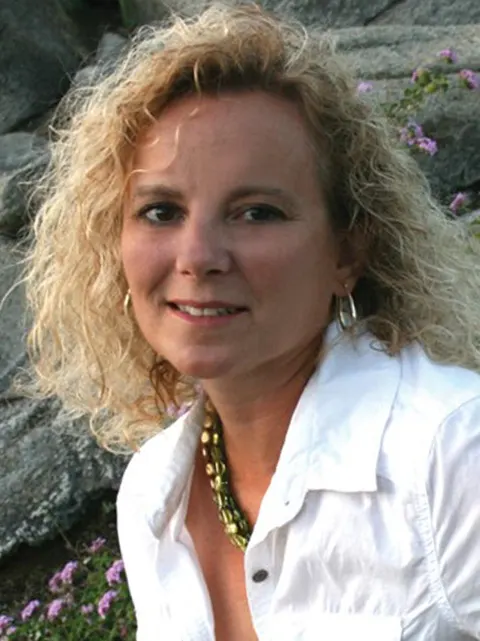 Kelle Ray, real estate agent in Chowchilla
