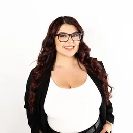 Melanie Oxley, real estate agent in Madera