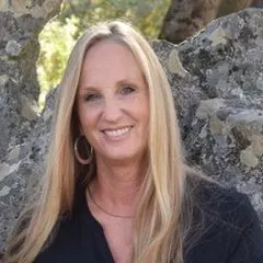 Lulu Morehouse, real estate agent in Mariposa