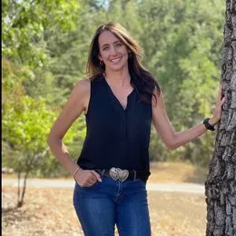 Lori Morgan, real estate agent in Mariposa