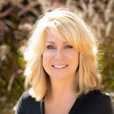 Dana Mccarthy, real estate agent in Fallbrook