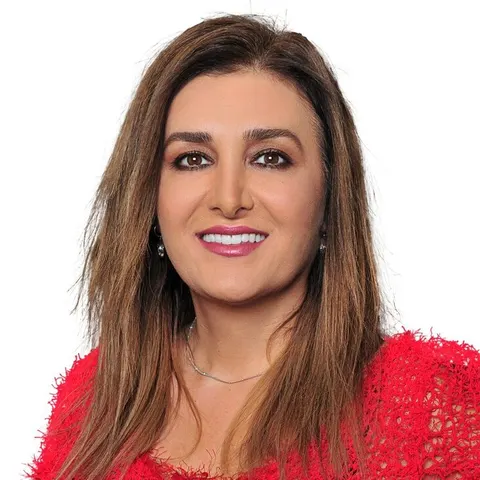 Mana Mahfoozi, real estate agent in Oceanside