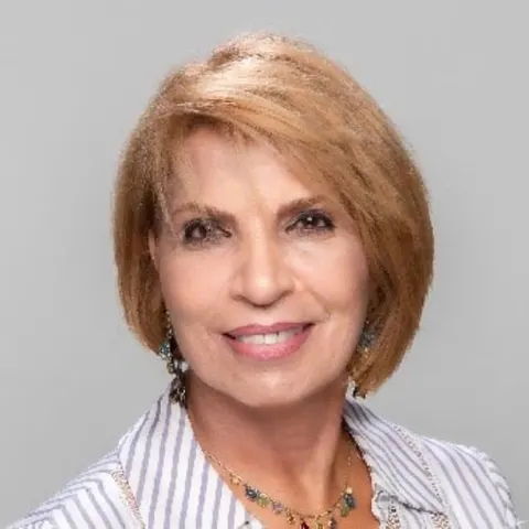 Terrie Khosh, real estate agent in Irvine