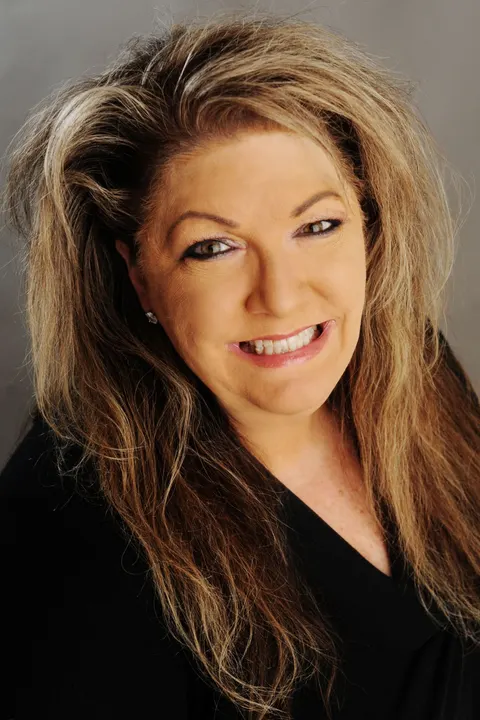 Stefanie Leal, real estate agent in Yorba Linda