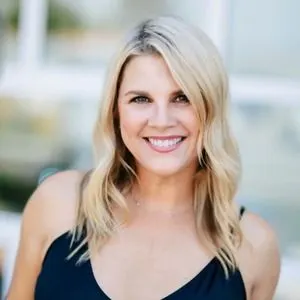 Allison Root, real estate agent in Newport Beach