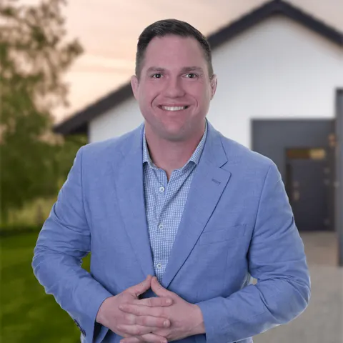 Clinton Foshee, real estate agent in Costa Mesa
