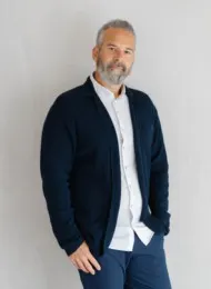 Robert Mackertichian, real estate agent in Irvine