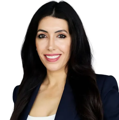 Mondana Matthews, real estate agent in Corona Del Mar