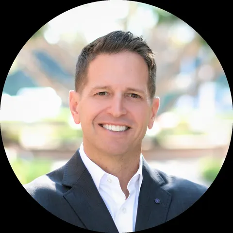 Zach Woods, real estate agent in Huntington Beach