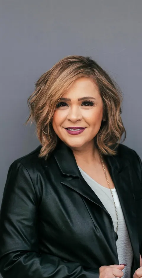 Evelyn Martinez, real estate agent in Bakersfield