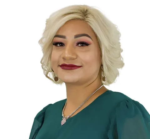 Silvia Aceves, real estate agent in Bakersfield