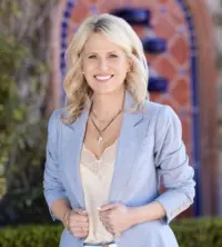 Alisa Bates, real estate agent in Lake Forest
