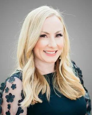 Carolyn Betpera, real estate agent in Irvine