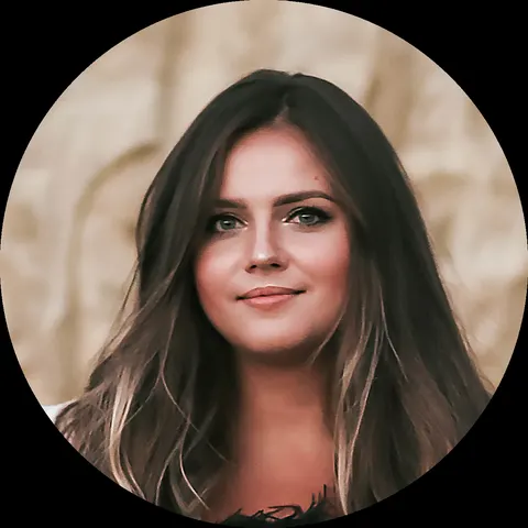 Irina Bond, real estate agent in Colton