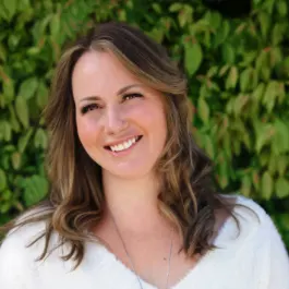 Kara Burns, real estate agent in Laguna Beach