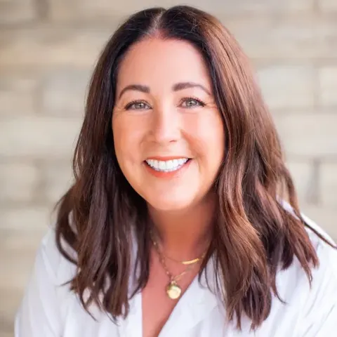 Francesca Campbell, real estate agent in Huntington Beach