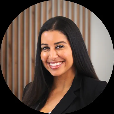 Jenna Costanzo, real estate agent in Huntington Beach