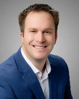 Jason Croswell, real estate agent in Huntington Beach