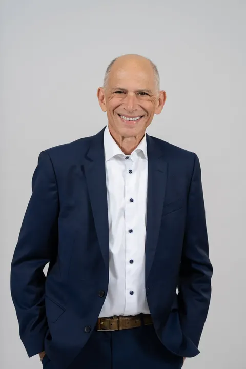 Russell Dunn, real estate agent in Los Angeles