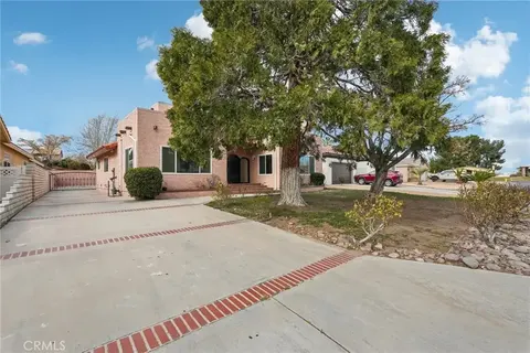 Larry Echavarria, real estate agent in Victorville