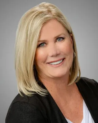 Debbie Felix, real estate agent in Huntington Beach