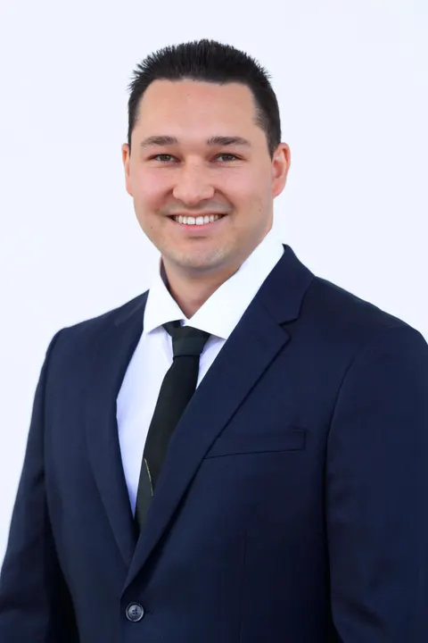 Cameron Fono, real estate agent in Huntington Beach