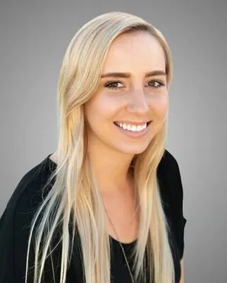 Victoria Hill, real estate agent in Huntington Beach