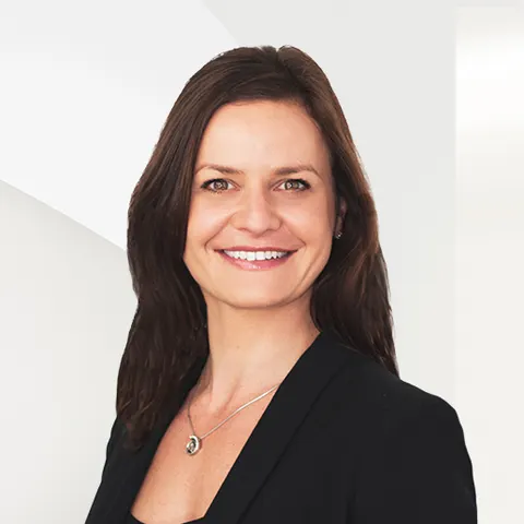 Amy Hlad, real estate agent in Los Angeles