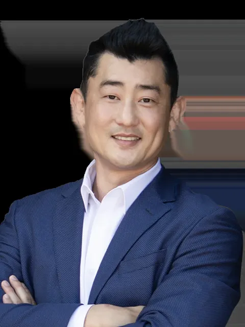 Andrew Jung, real estate agent in Huntington Beach