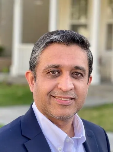Kunal Kapoor, real estate agent in Lake Forest
