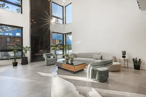 Justin Kuo, real estate agent in Costa Mesa