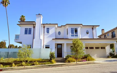 Nick Lombardo, real estate agent in Huntington Beach