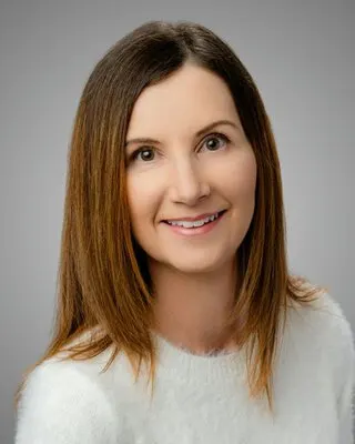 Lori Loucks, real estate agent in Huntington Beach