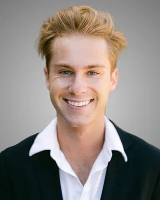 Elliot Macadam, real estate agent in West Hills